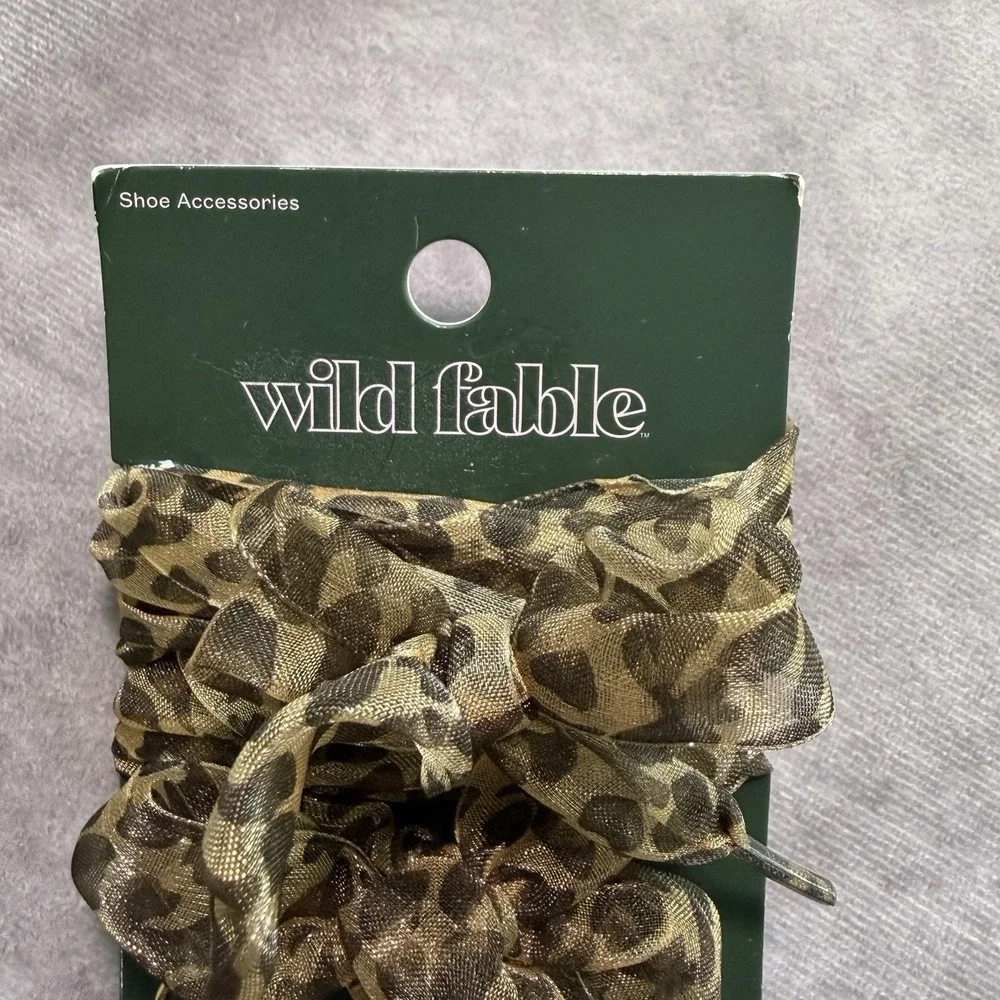Wild Fable Sneaker Accessory Set Leopard Laces Butterfly Charms Gold Chain NWT